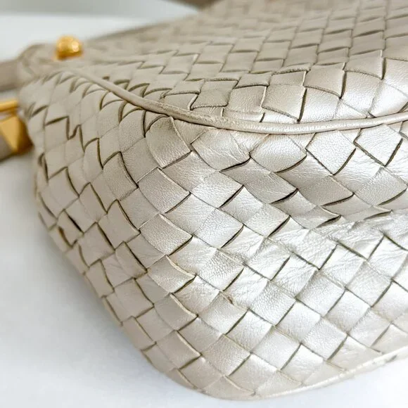 Bottega Veneta Shoulder Bag - Picture 10 of 16